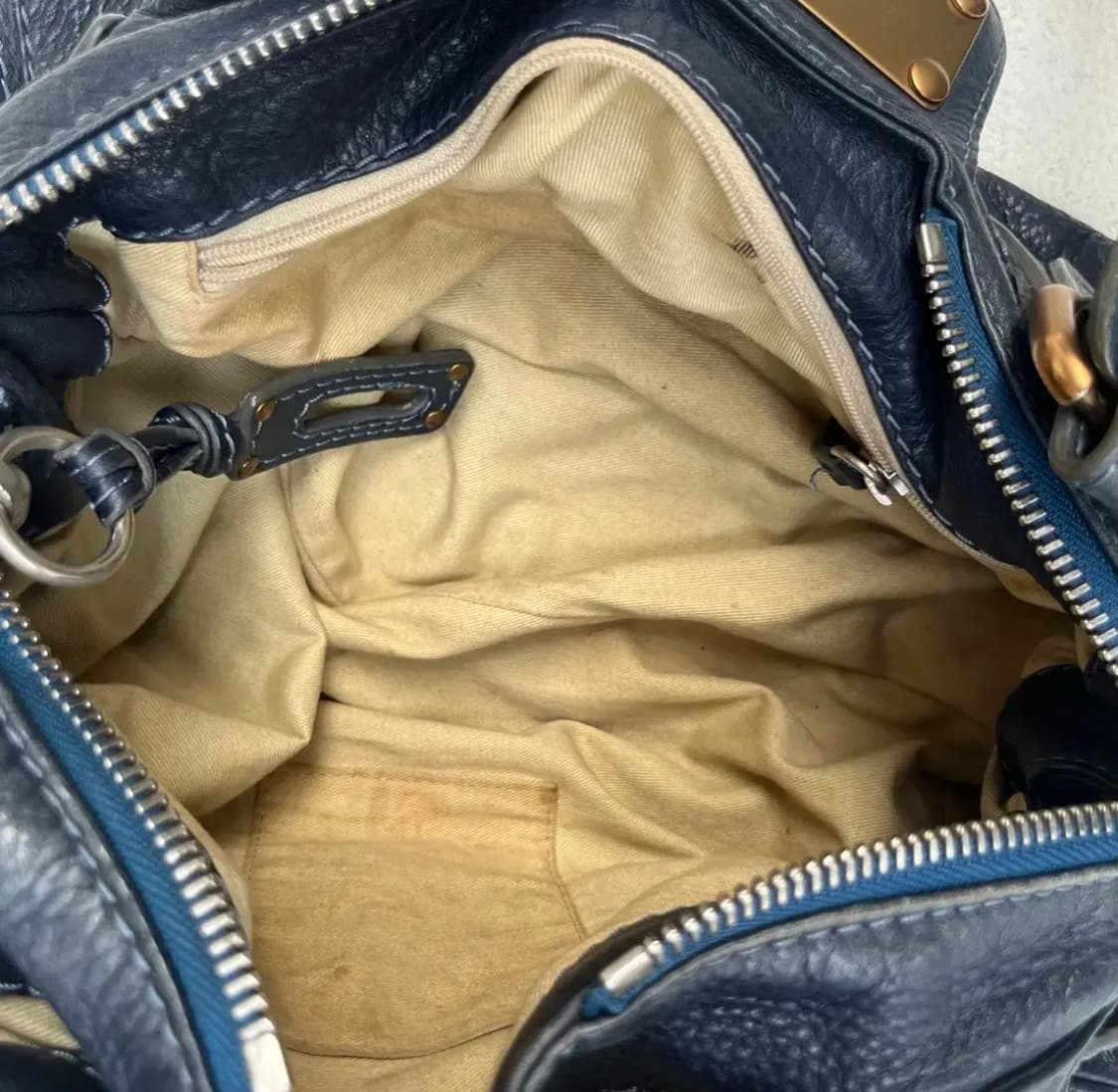 끌로에 패딩턴백 네이비 금장 상품이미지7