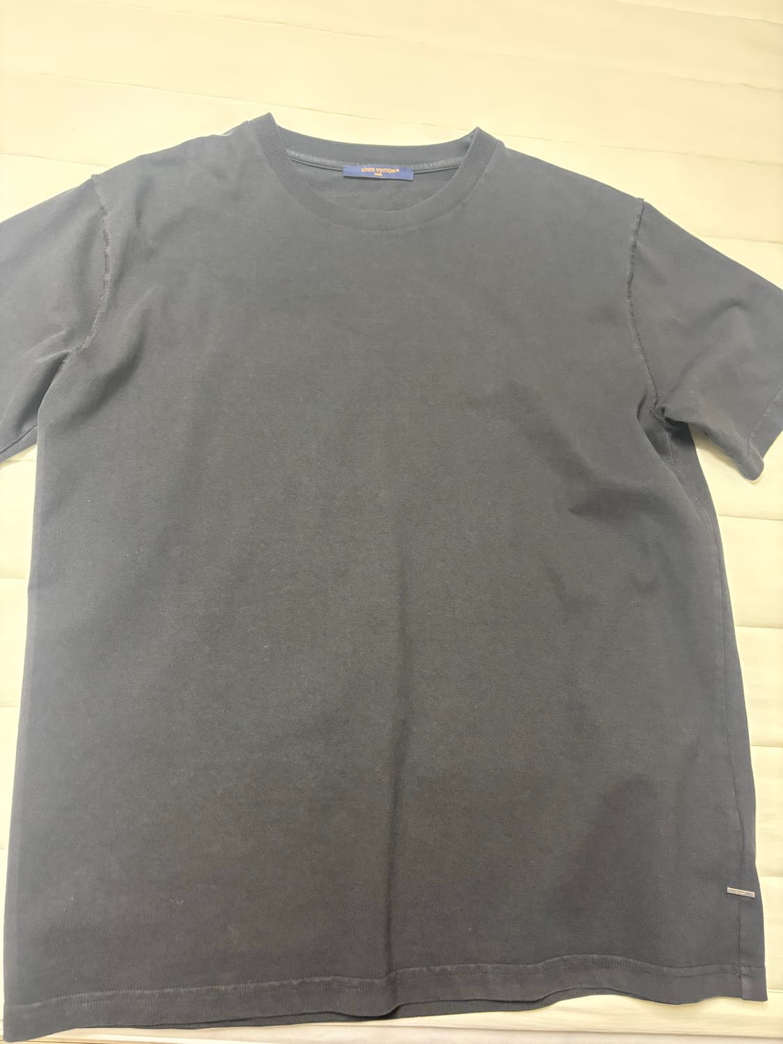 루이비통 스테이플 에디션 블랙 티셔츠 새상품급 상품이미지6
