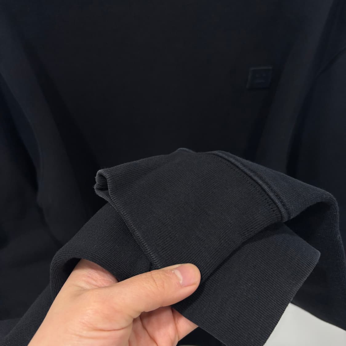 Acne Studios 페이스 로고 스웻셔츠 상품이미지3