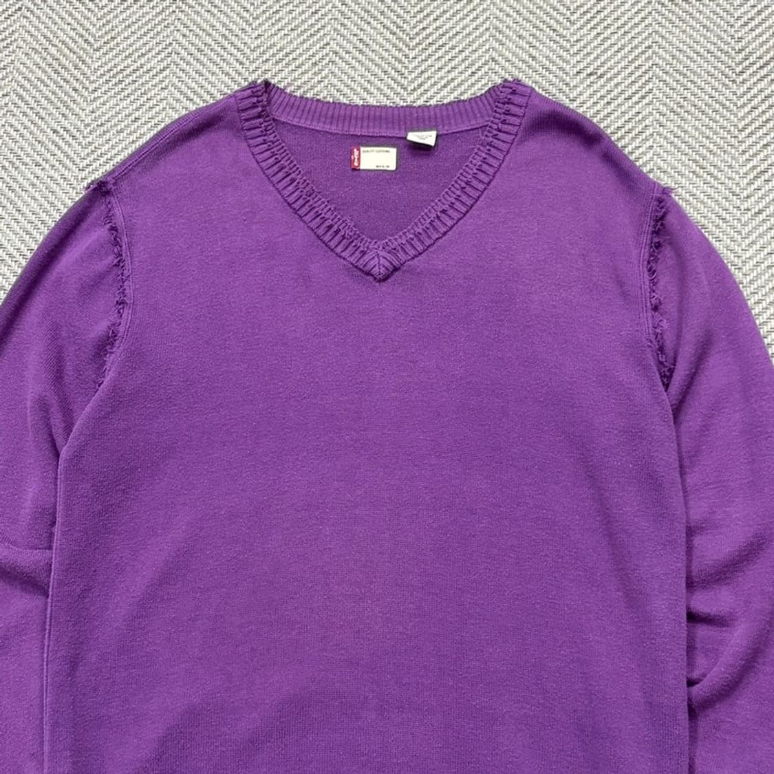 리바이스 그런지 브이넥 니트 v2050 상품이미지3