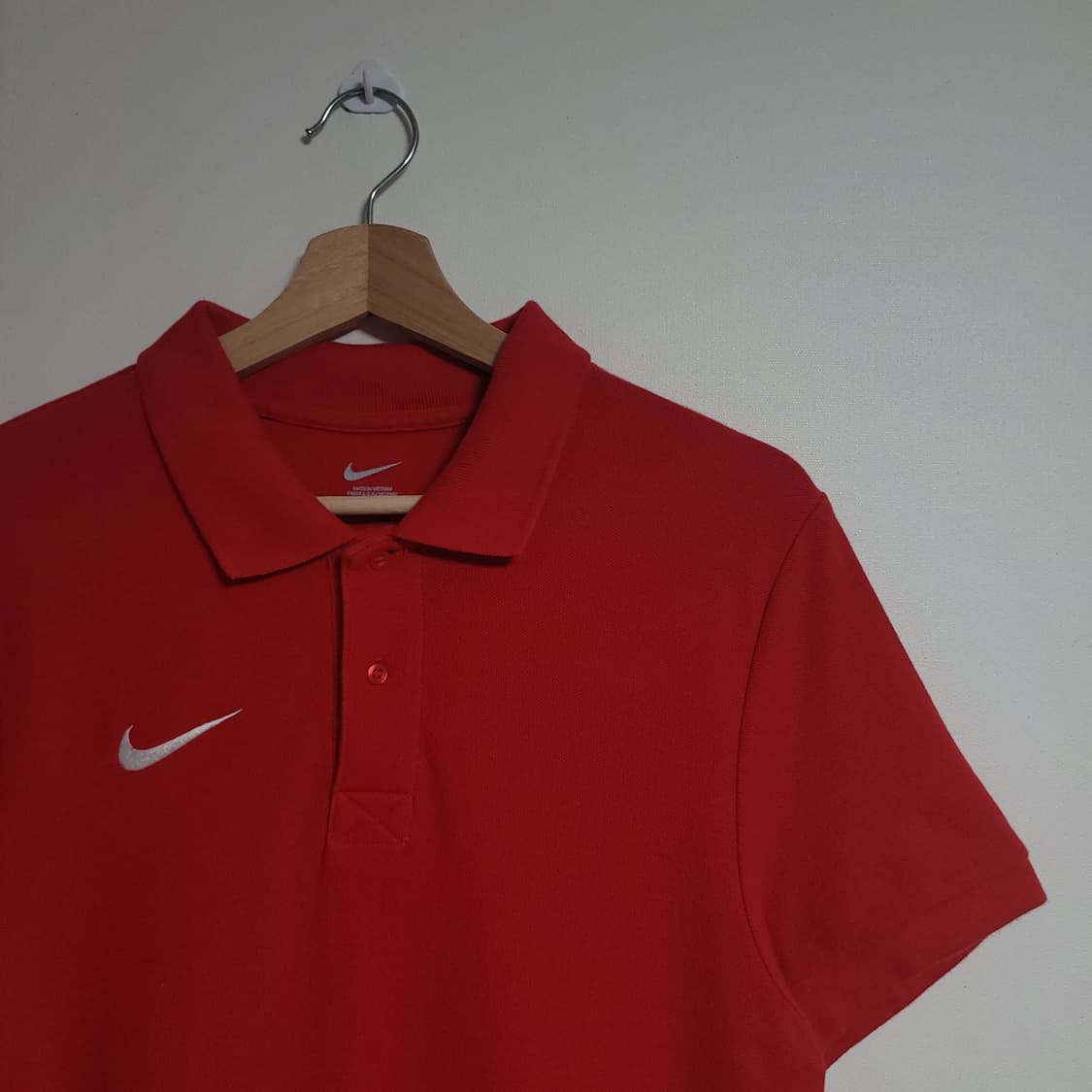 (S) NIKE 나이키 반팔 레드 카라 티셔츠 상품이미지2