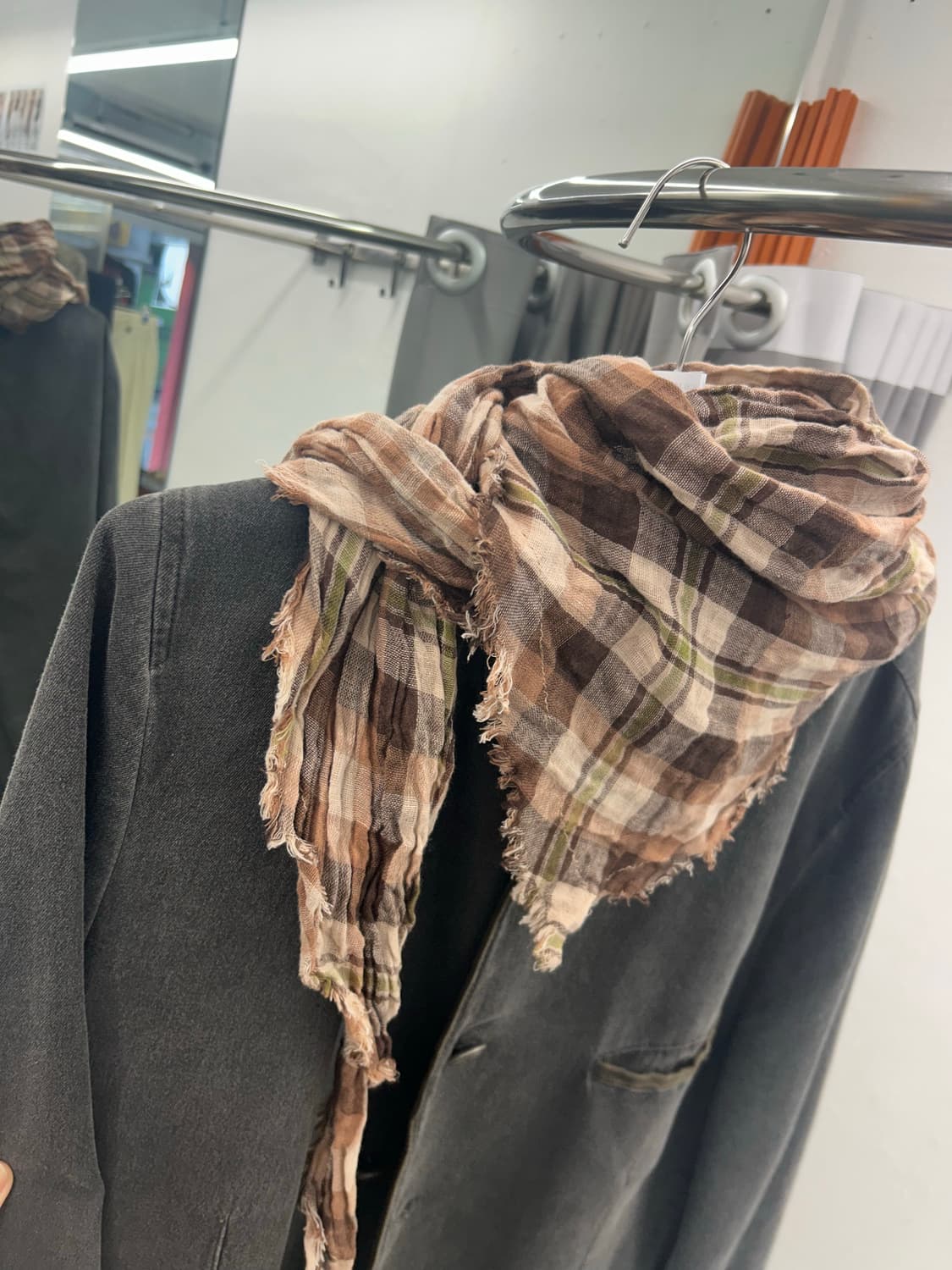 리저시블 체크패턴 스카프 상품이미지1