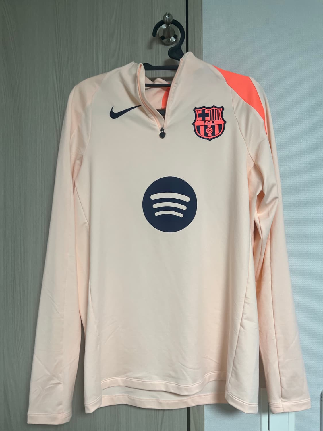 나이키 바르셀로나 드릴탑 상품이미지1