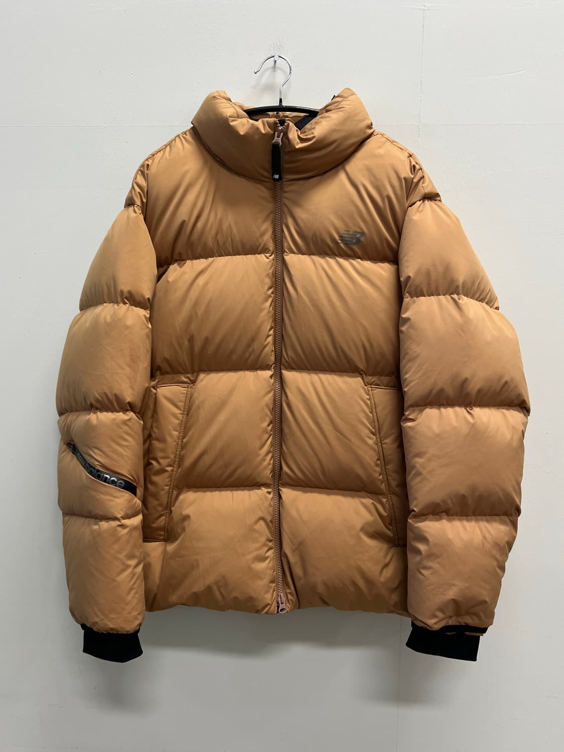 뉴발란스 액티브 구스 숏 다운 패딩 자켓 머스타드 상품이미지2