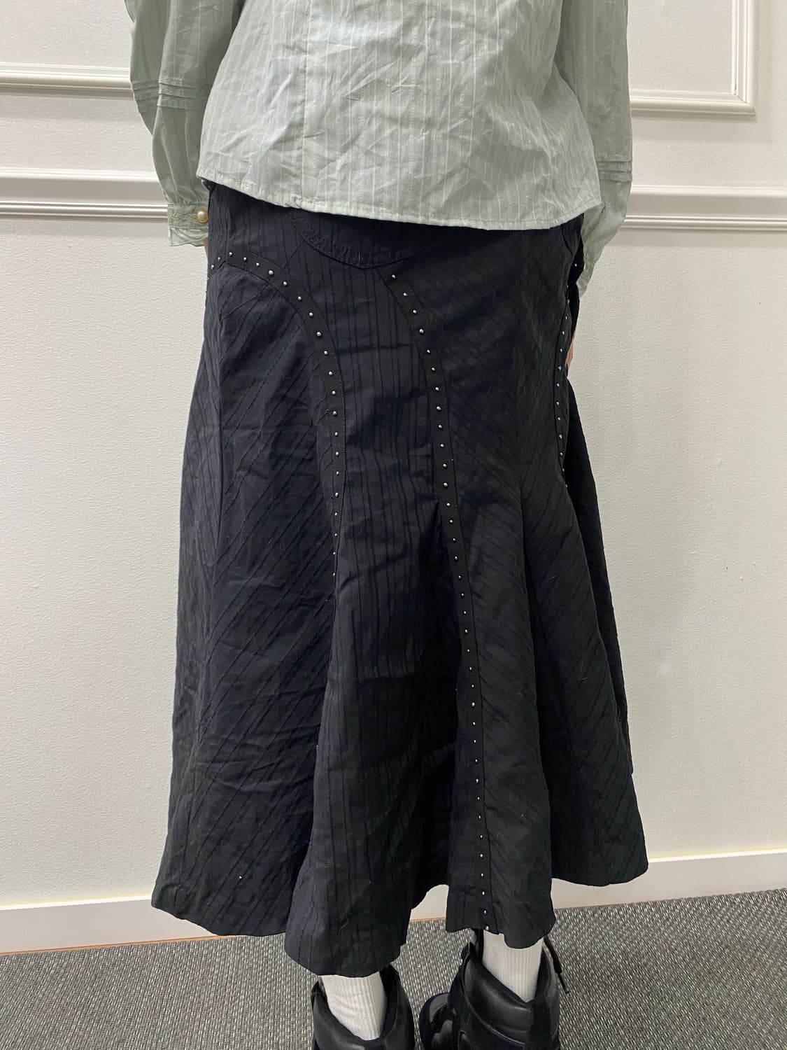 Wave Pattern Stud Detail Skirts 상품이미지2