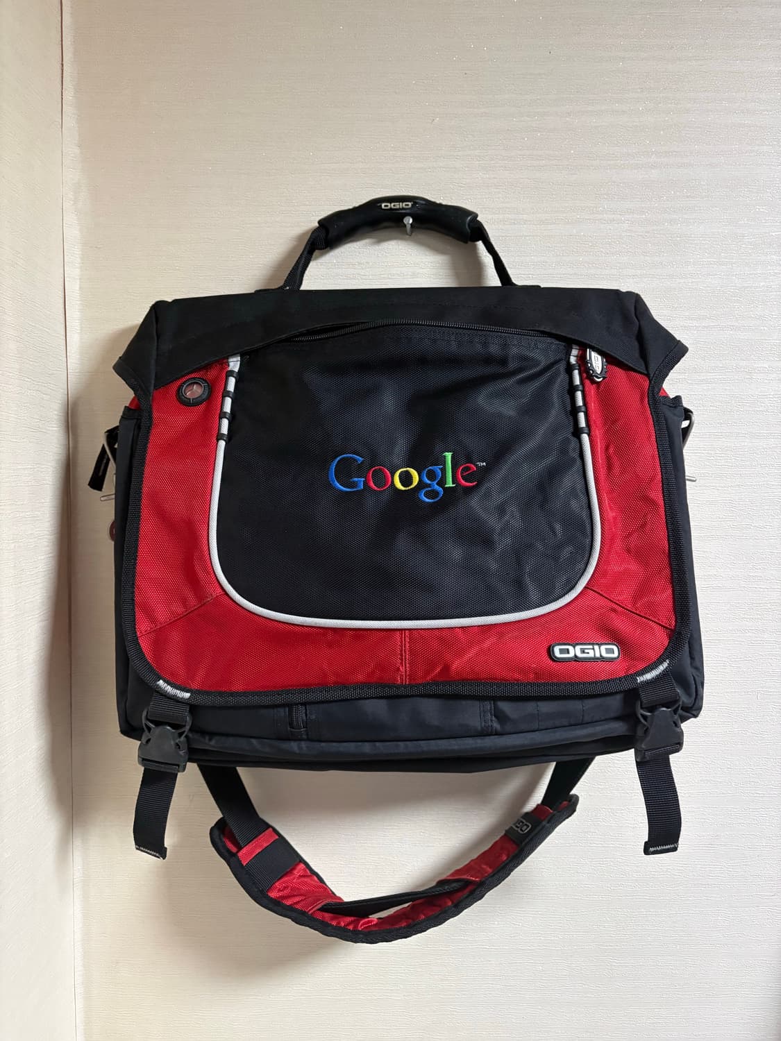 Ogio google 랩탑 메신저백 상품이미지1