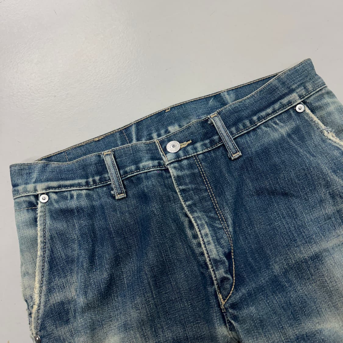 리바이스 00s 페이딩 엔진 엔지니어드 워싱 데님팬츠 상품이미지4