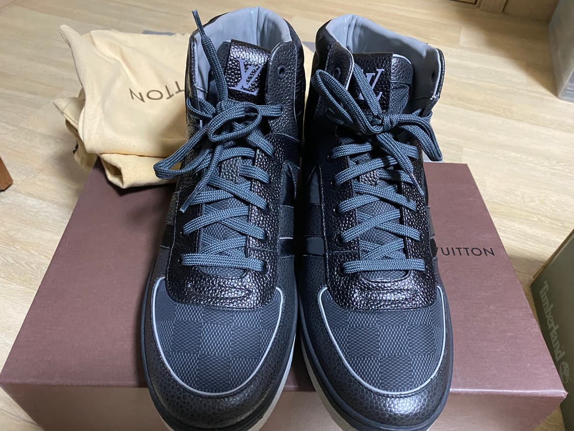 루이비통 트레이너 하이탑 스니커즈 상품이미지1
