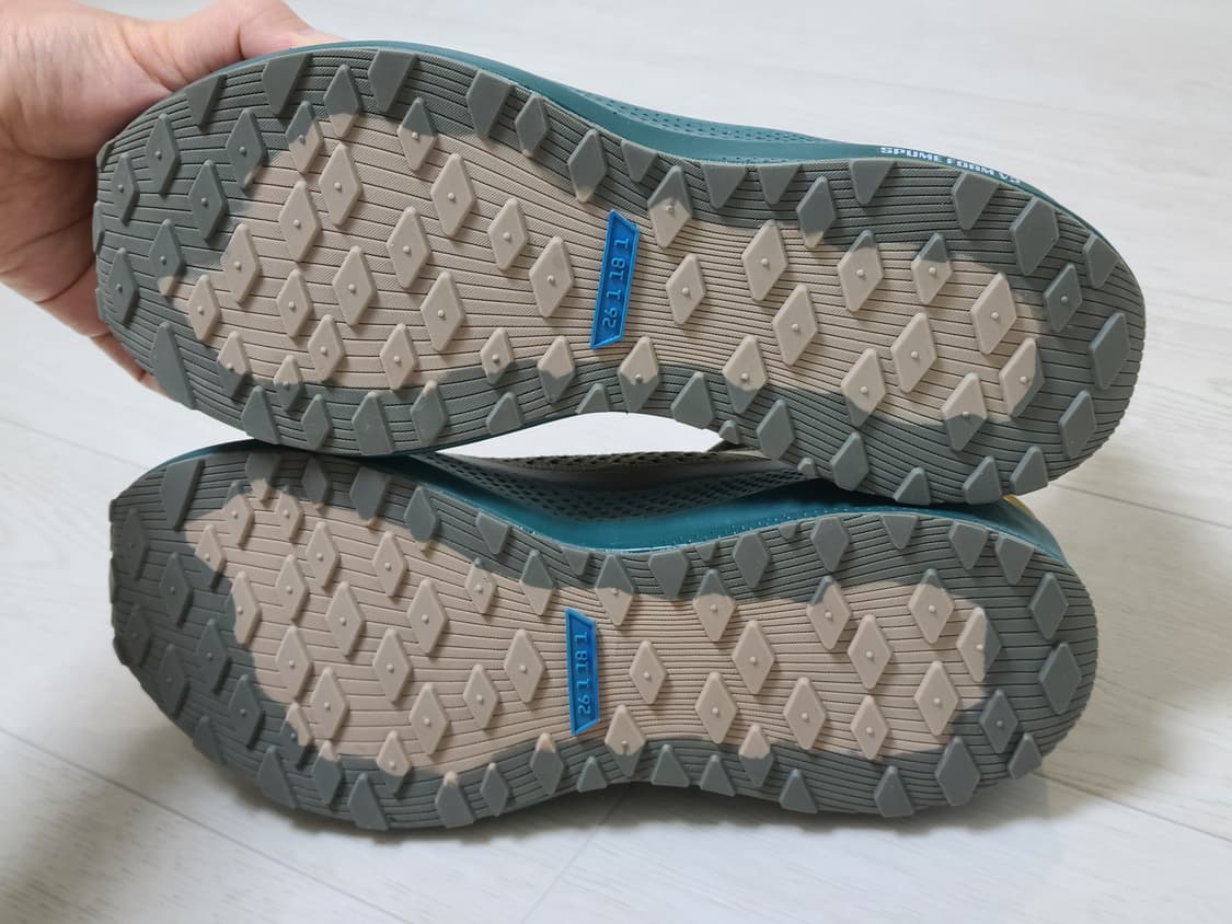 자라 러닝화 270mm 상품이미지5