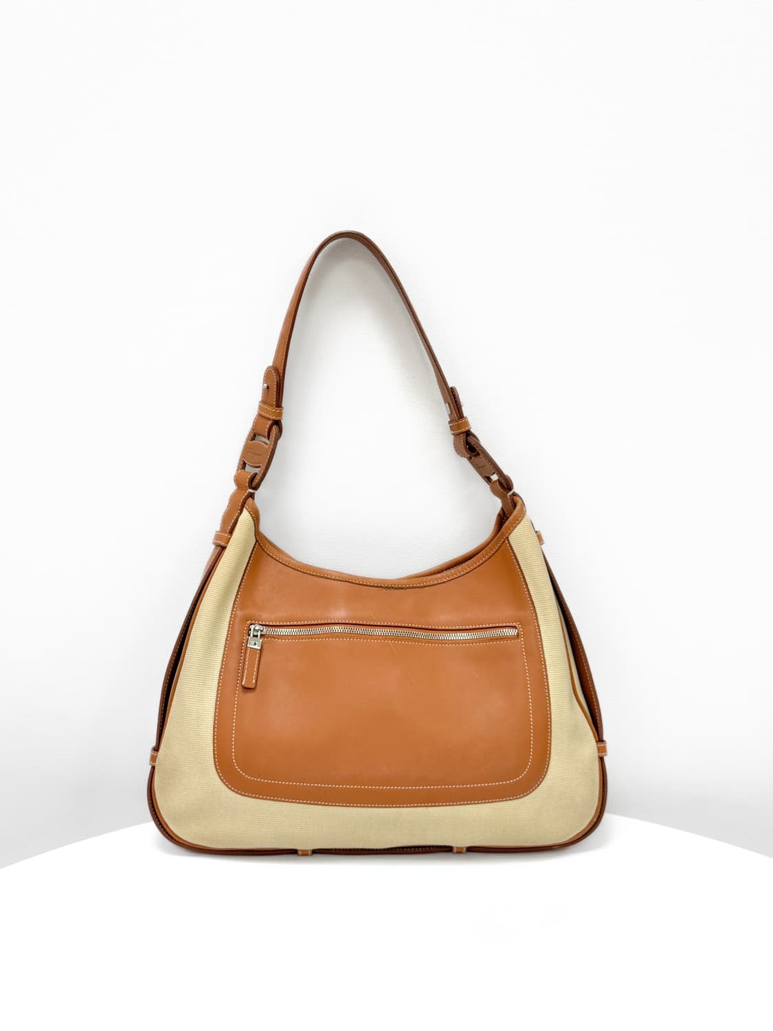 페라가모 간치니 캔버스 레더 호보백 상품이미지3