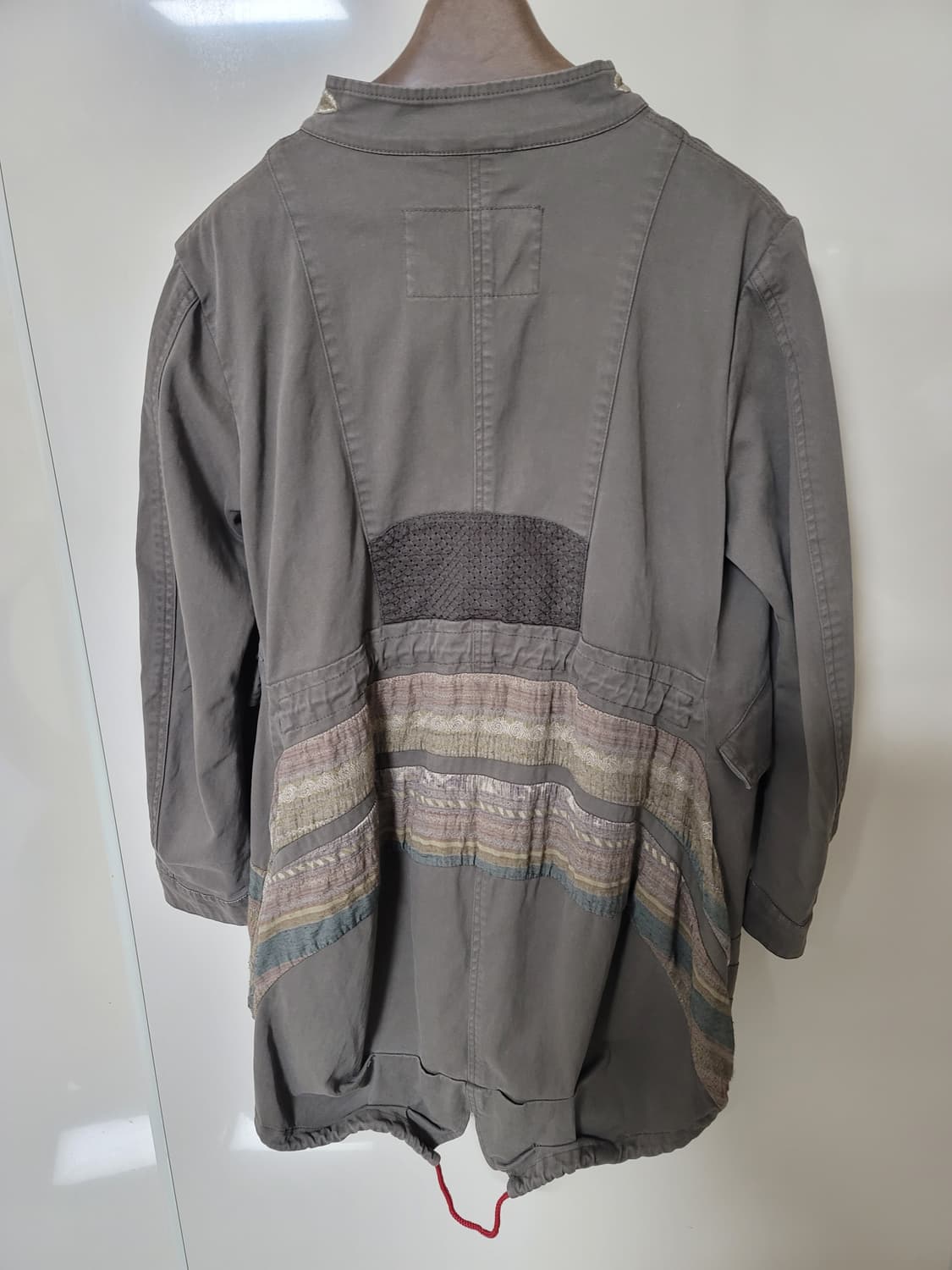 프로잭트포체 이태리 야상 85사이즈 상태극상

여성 85 상품이미지2