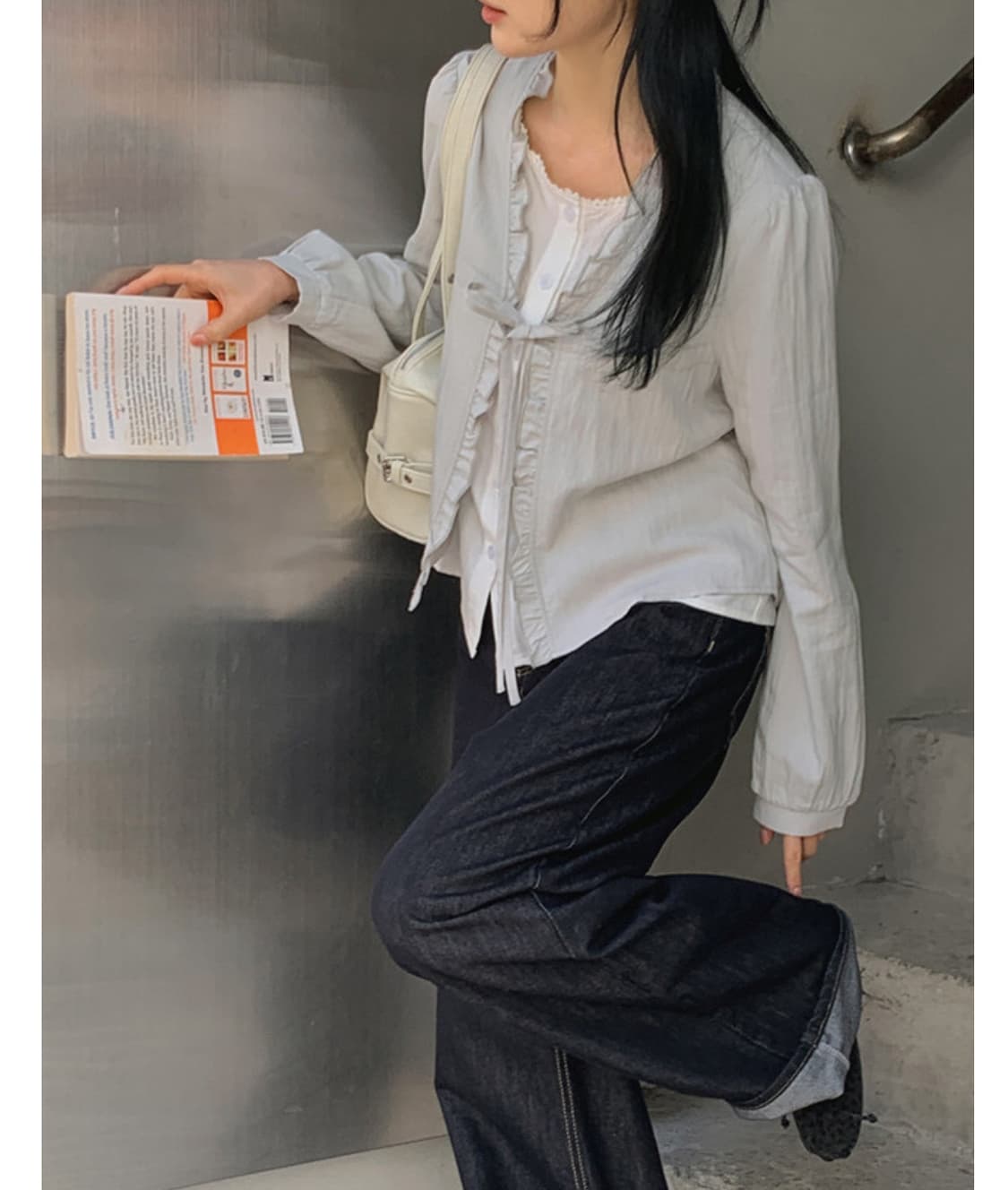 [새상품] 리리앤코 베론디크 레이어드 프릴 블라우스 데이트룩 상품이미지5