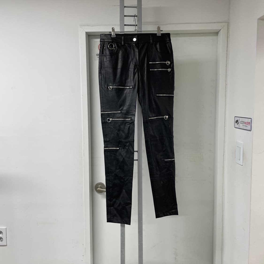 럭키슈에뜨 레더 팬츠 새상품 38(W) 상품이미지1