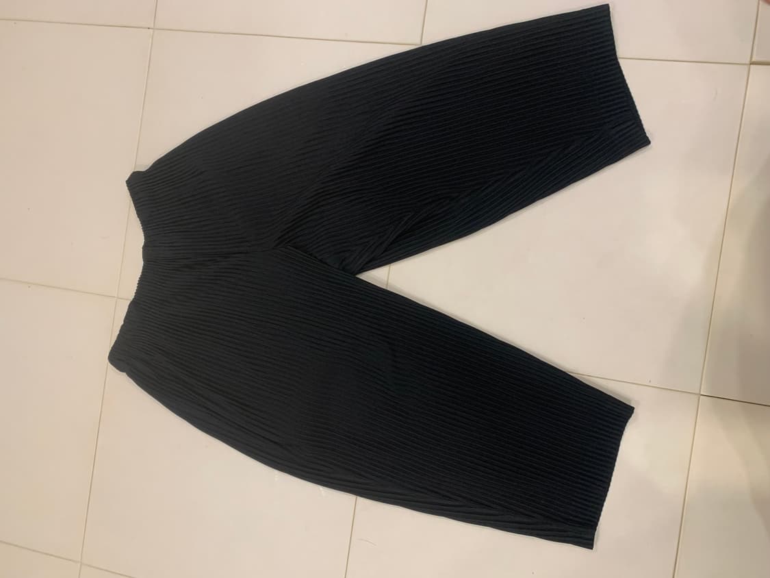 옴므플리세 팬츠 블랙 상품이미지1