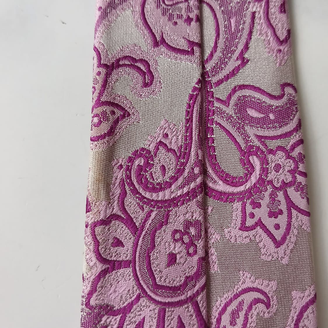 베르사체 넥타이 퍼플 페이즐리 자카드 8.9cm B등급 A19871
 상품이미지7