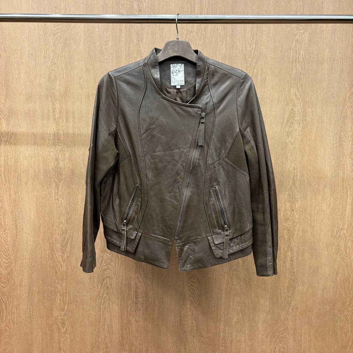 빈티지 레더 라이더 자켓 소매 스트레치 패널 배색 포켓 디테일 브라운 상품이미지2