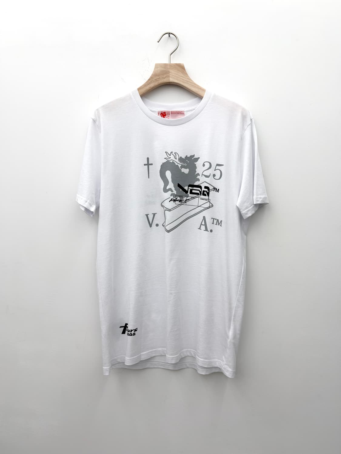 FUTURA X VAA T-SHIRT WHITE 상품이미지1