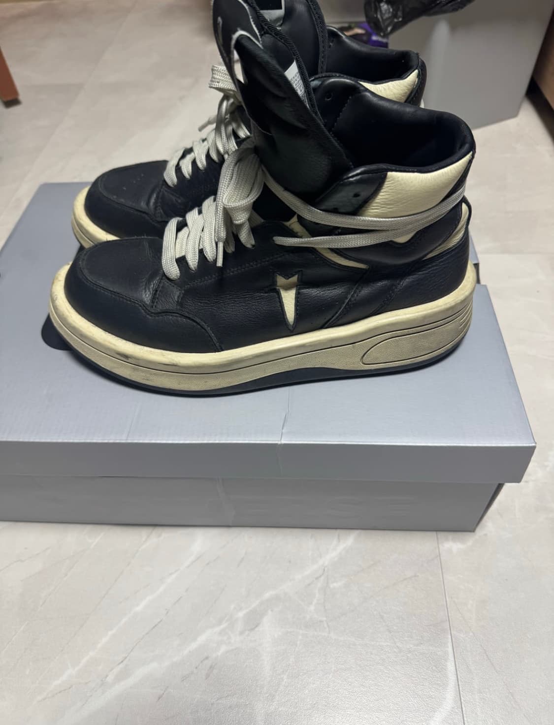 컨버스 X 다크쉐도우 터보웨폰 블랙 크림 상품이미지1