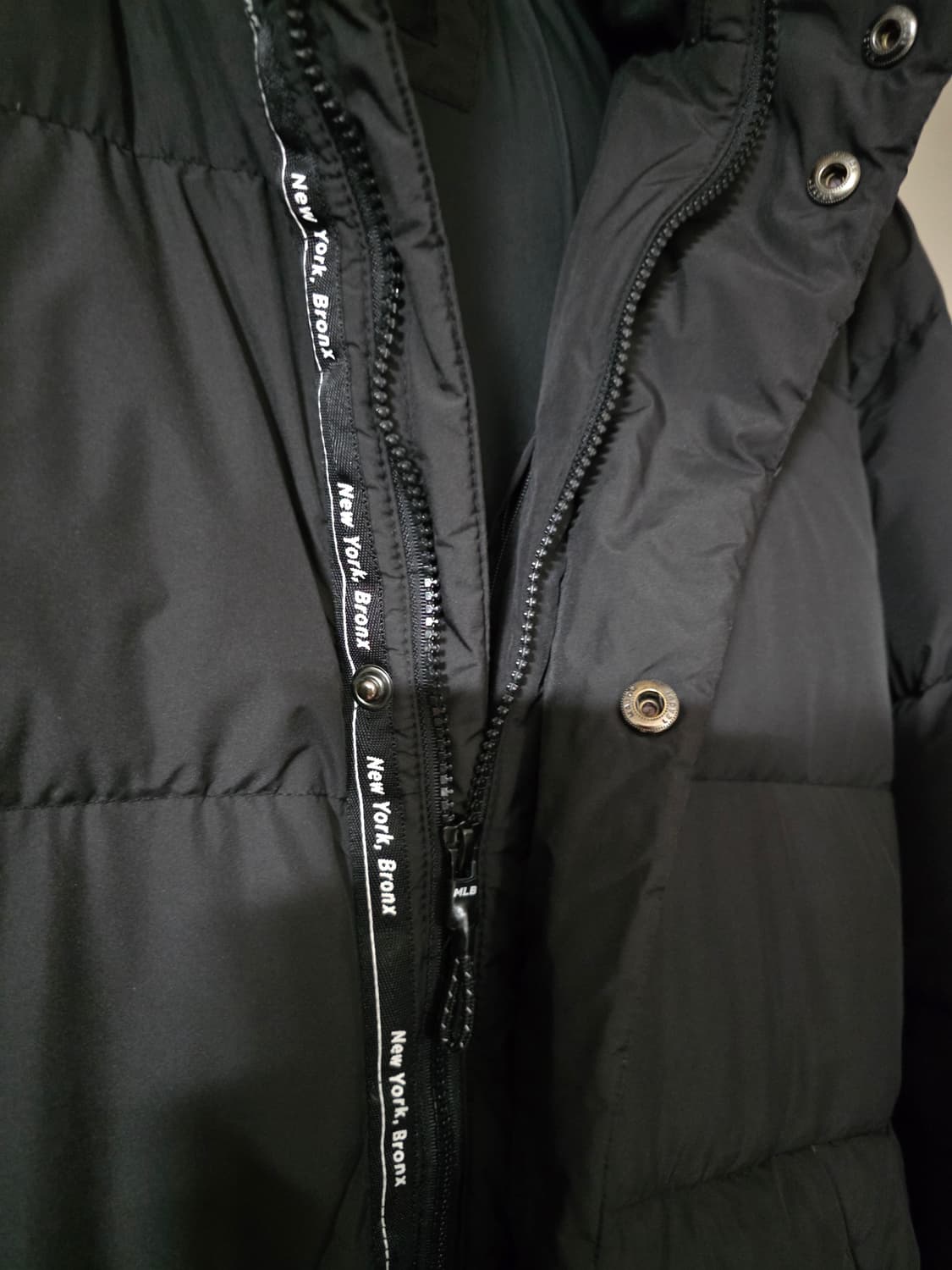 MLB 뉴욕 양키스 빅로고  덕다운 롱패딩. 싸이즈105. 남자 상품이미지3