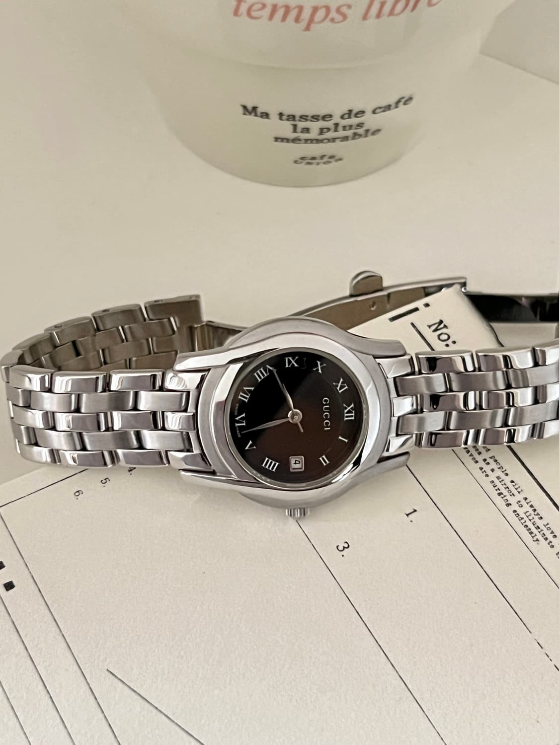 GUCCI  블랙 다이얼 라운드 구찌 시계 상품이미지7