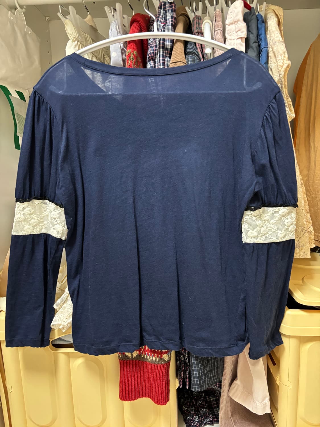 샵페어리 퍼프 레이스 트리밍 탑 네이비 상품이미지2