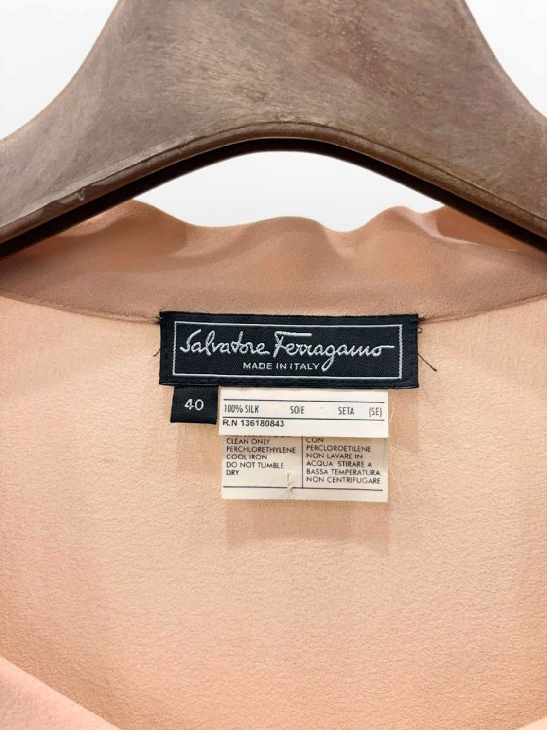 살바토레 페라가모 캡소매 블라우스 리본 타이 넥 셔링 디테일 핑크 상품이미지5