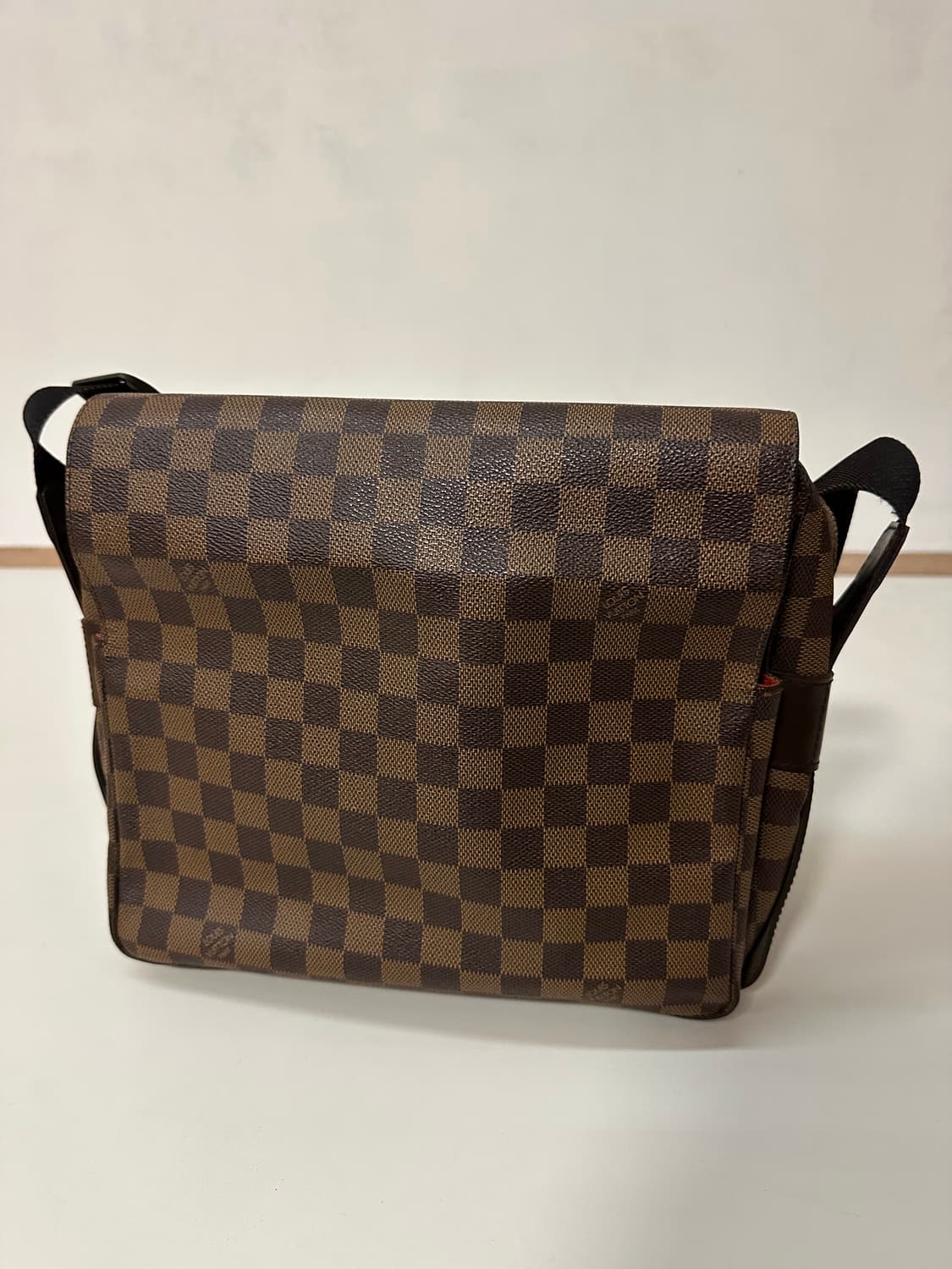 루이비통 다미에 에벤 나비글리오 메신저백 상품이미지3