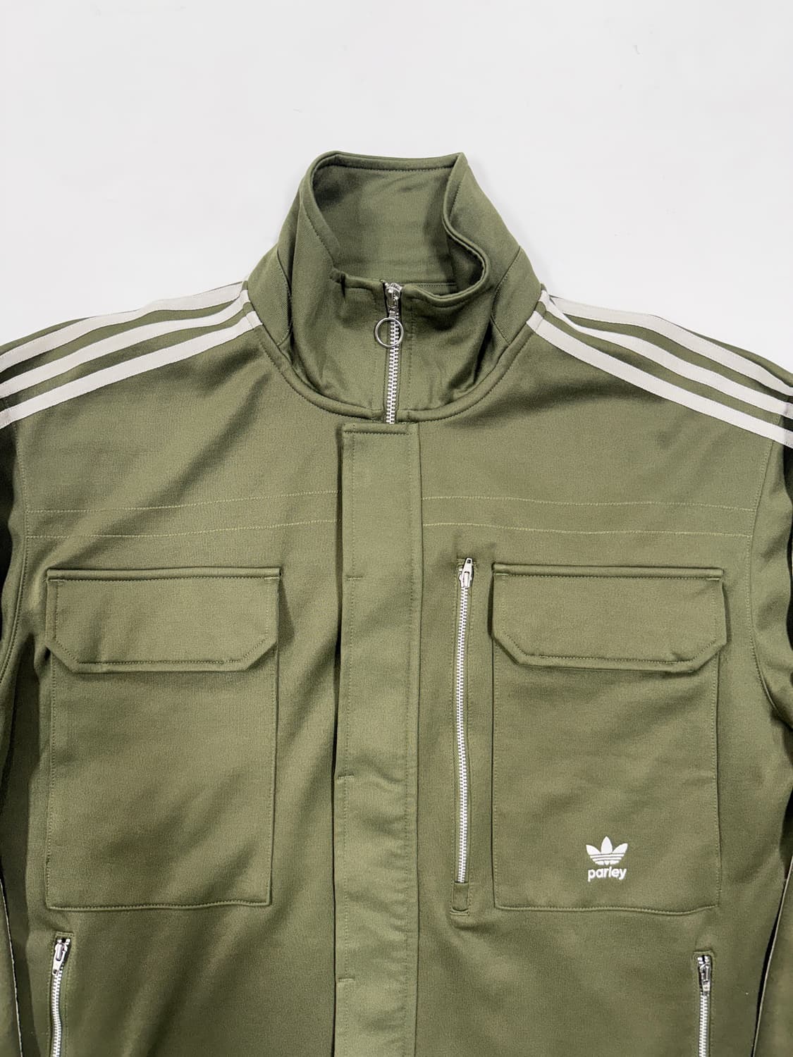 아디다스 오리지널스 x 팔리(Parley) 카키 워크 집업 자켓 상품이미지3