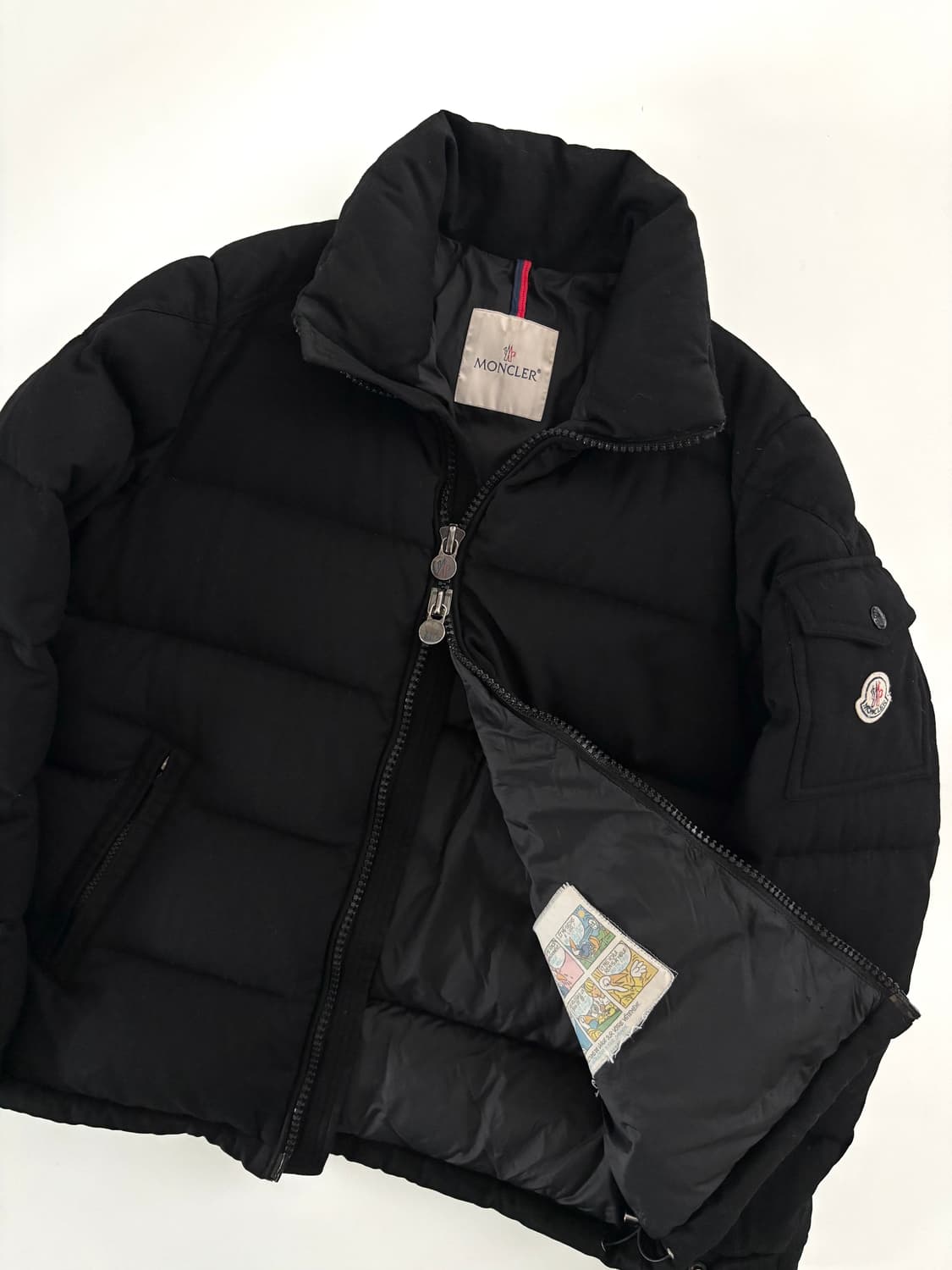 Moncler 몽클레어 블랙컬러 퓨어 구스다운 패딩 상품이미지6