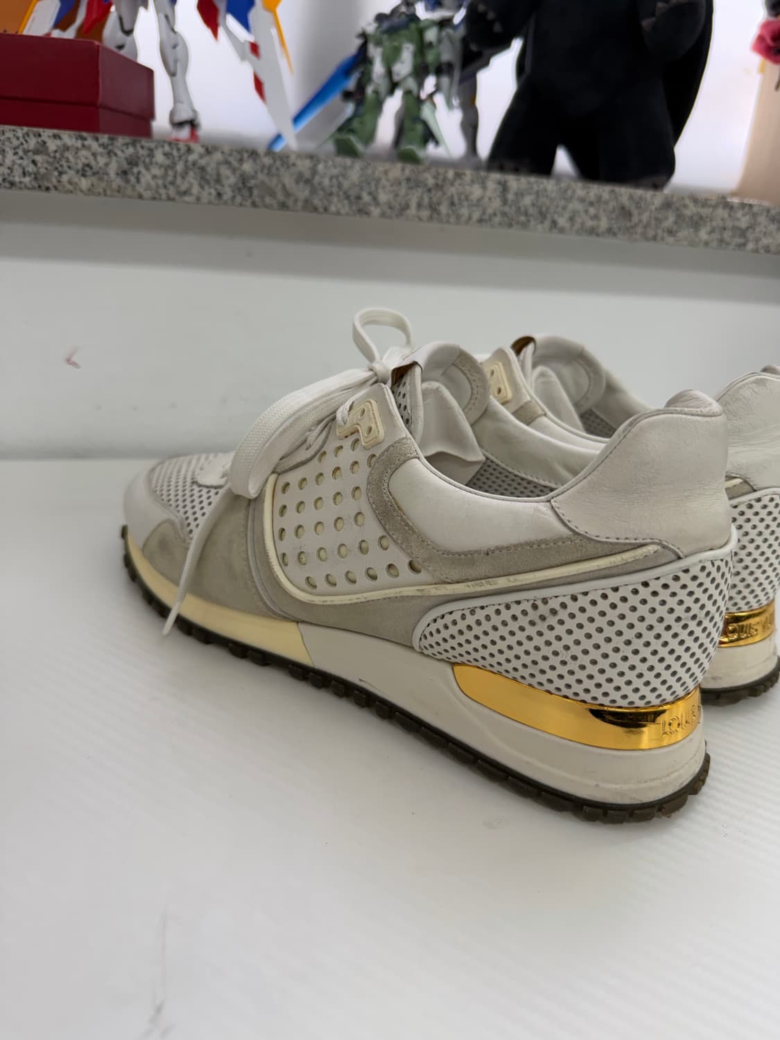 정품) 루이비통 여성 런어웨이 스니커즈 38.5 상품이미지6