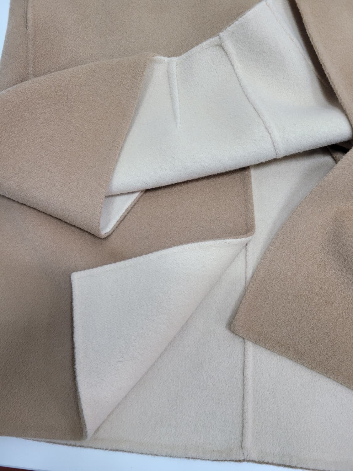 돌체 비타 리버시블 벨티드 울 베스트 / 여 FREE 베이지 브라운
 상품이미지7