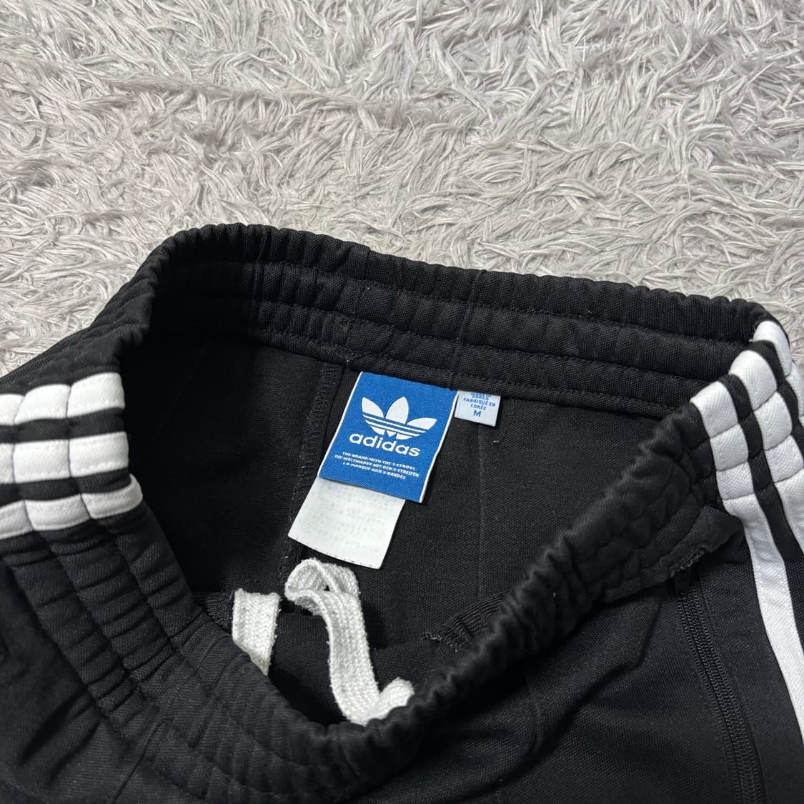 아디다스 블랙 유로파 트랙팬츠 상품이미지4