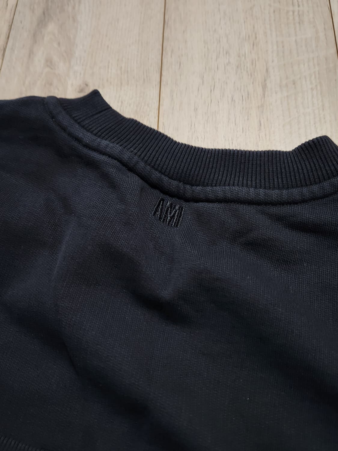 아미 스몰 하트 로고 맨투맨 상품이미지6