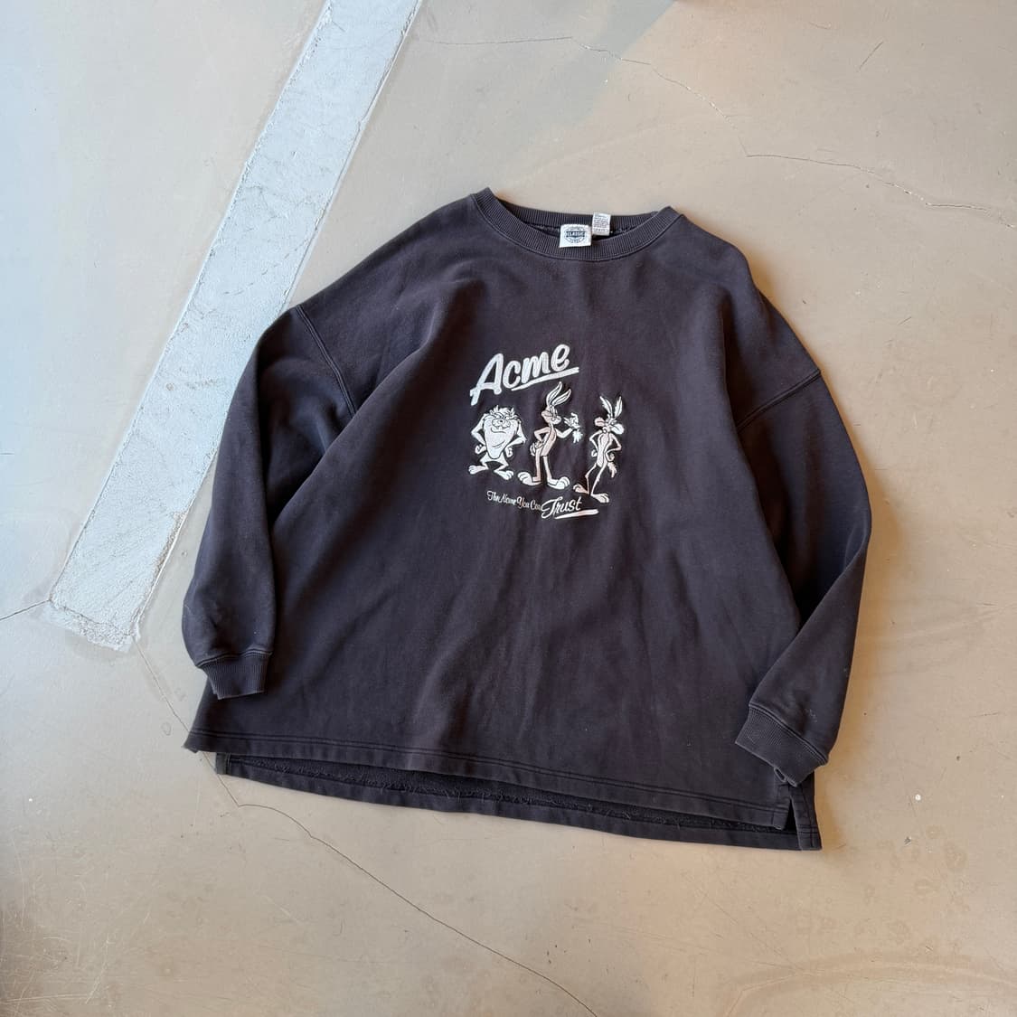루니툰즈 ACME 스웻셔츠 상품이미지2