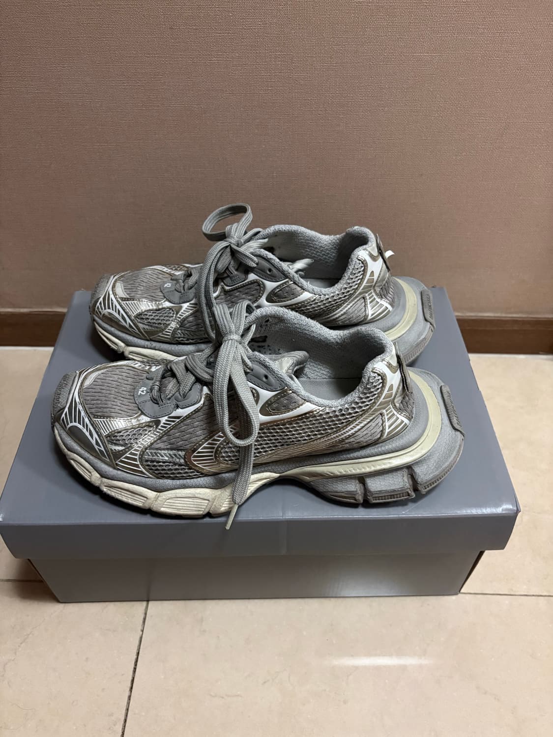 발렌시아가 3xl 에그쉘 42 상품이미지2