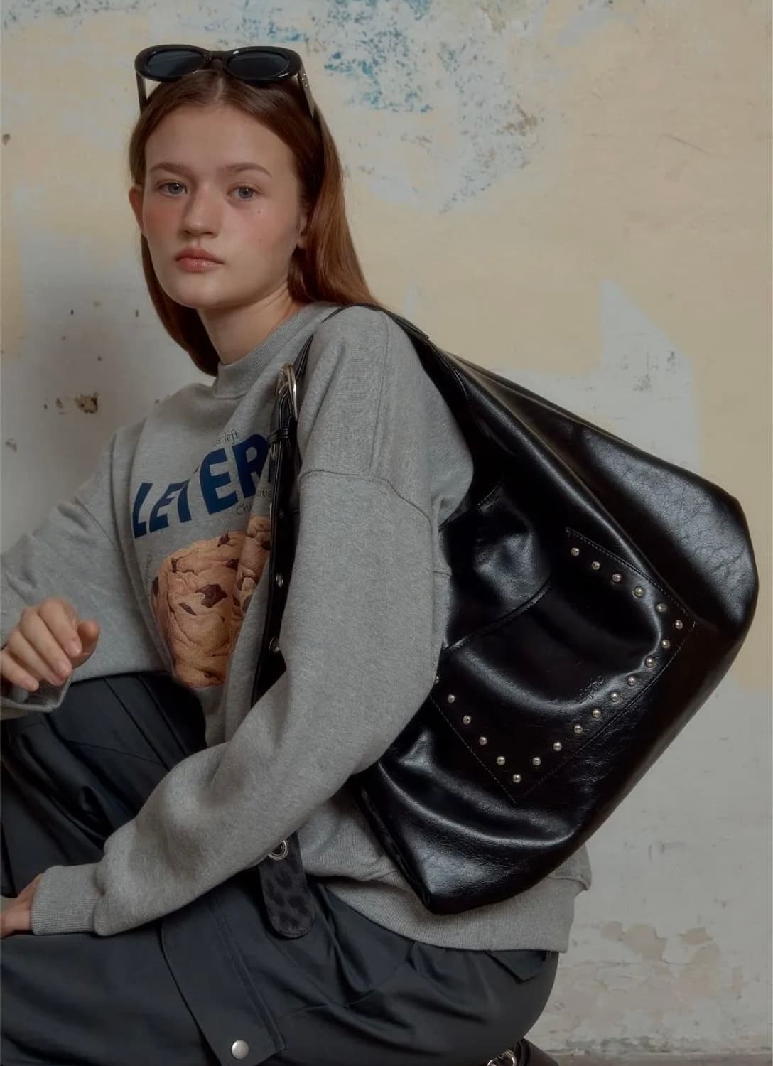 (새상품) 레터리 스터드 버클 리버시블 숄더백 블랙 상품이미지2