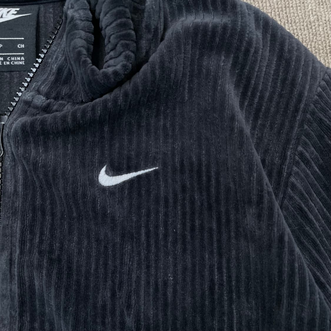  nike 나이키 우먼스 벨벳 코듀로이 집업 져지 상품이미지3