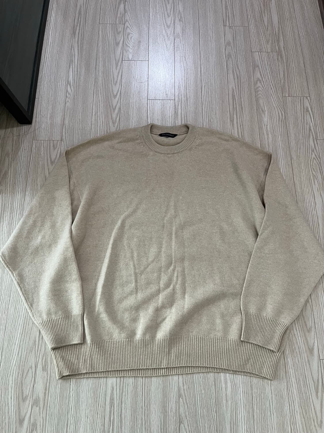 발렌시아가 캐시미어 베이지 니트 상품이미지1