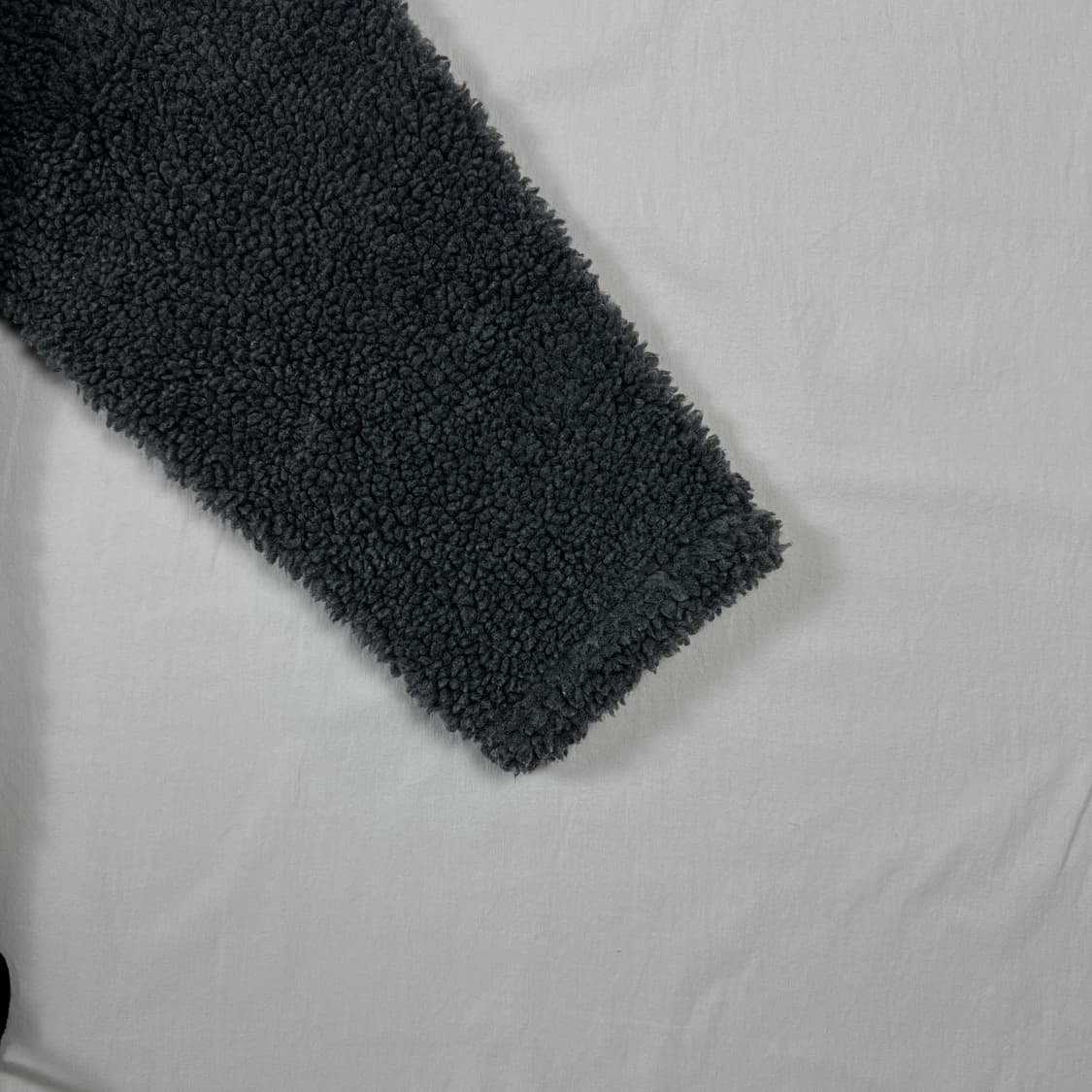 90’s bitch 빗치스케이트보드 쉐르파 풀오버 후드 상품이미지3