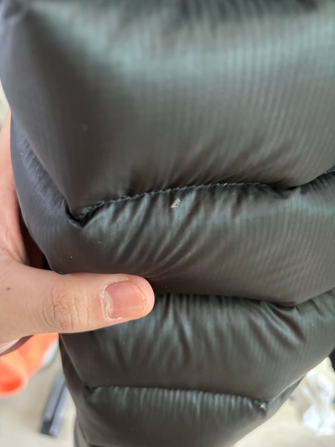 24fw 산산기어 블랙 경량패딩 상품이미지4
