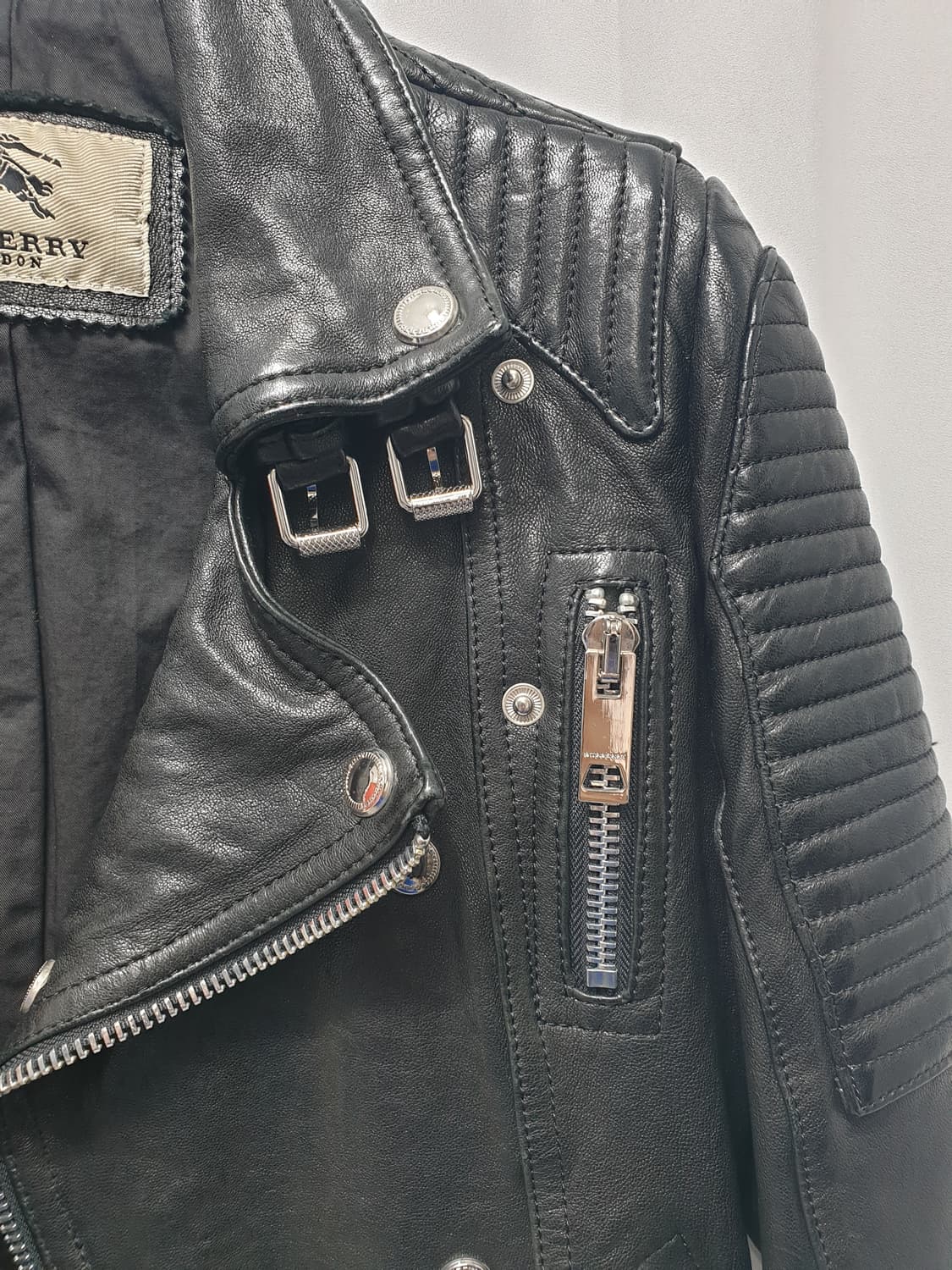 버버리 블랙 가죽 라이더 자켓 M 상품이미지4