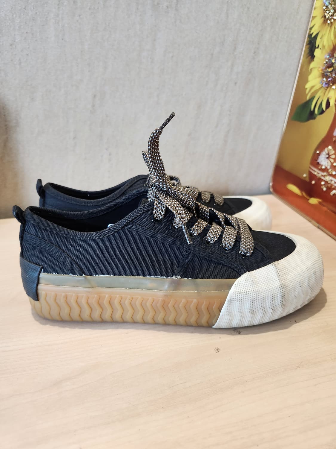 ZARA 블랙 러버 토캡 스니커즈 🖤 빈티지 스트릿 무드

 상품이미지3