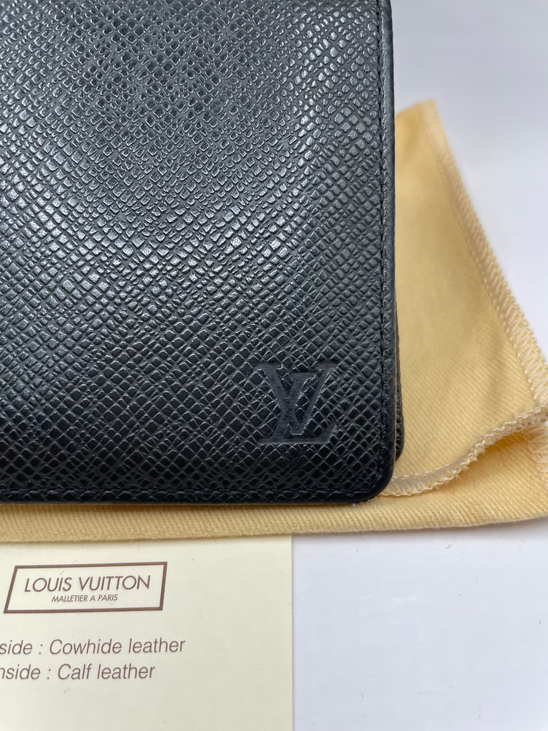 루이비통 타이가 멀티플 월릿 반지갑 블랙 상품이미지6