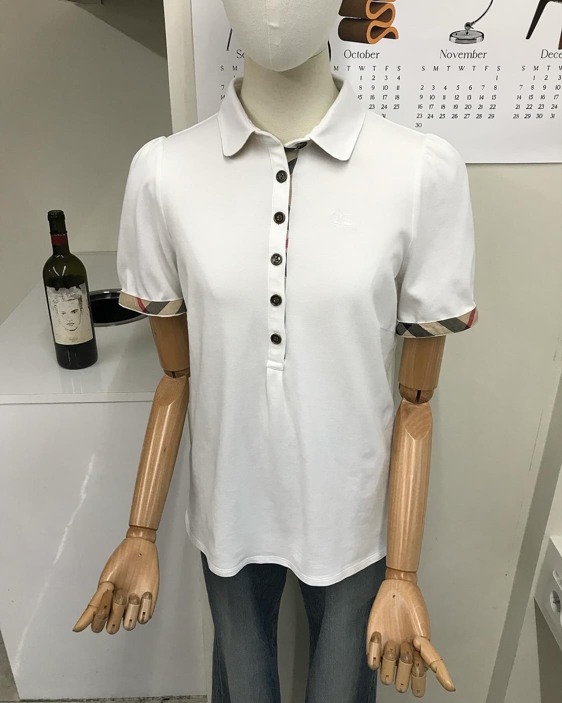 버버리 로고 금장 카라티 상품이미지9
