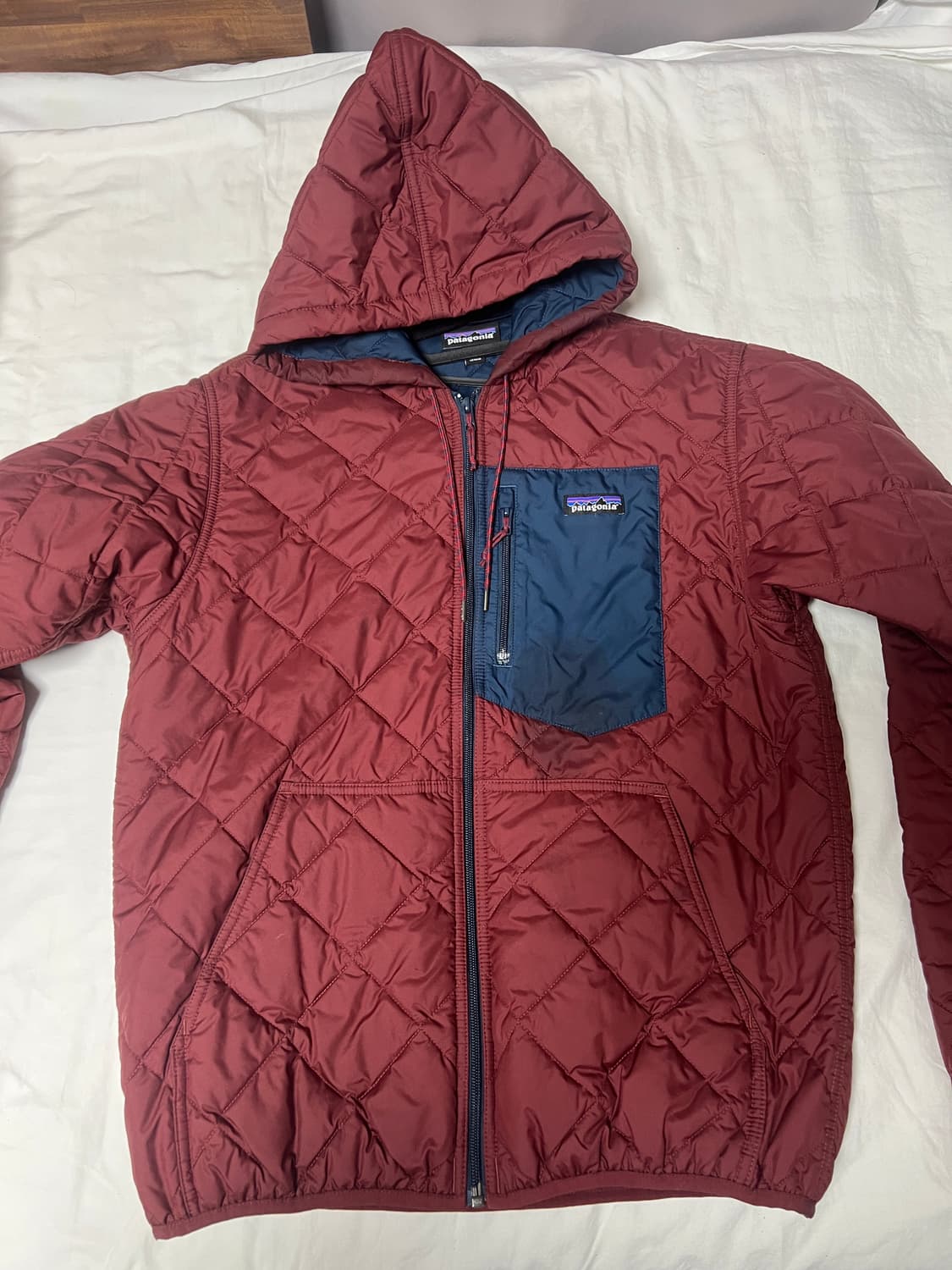 파타고니아 다이아몬드 퀄티드 봄버 후디 상품이미지1