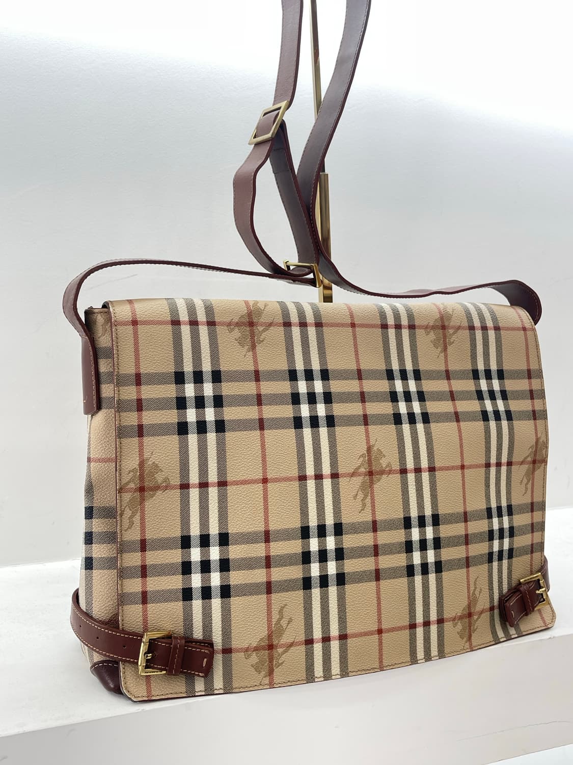 버버리 노바체크 메신저백 (한국 명품 감정서 동봉) 상품이미지2