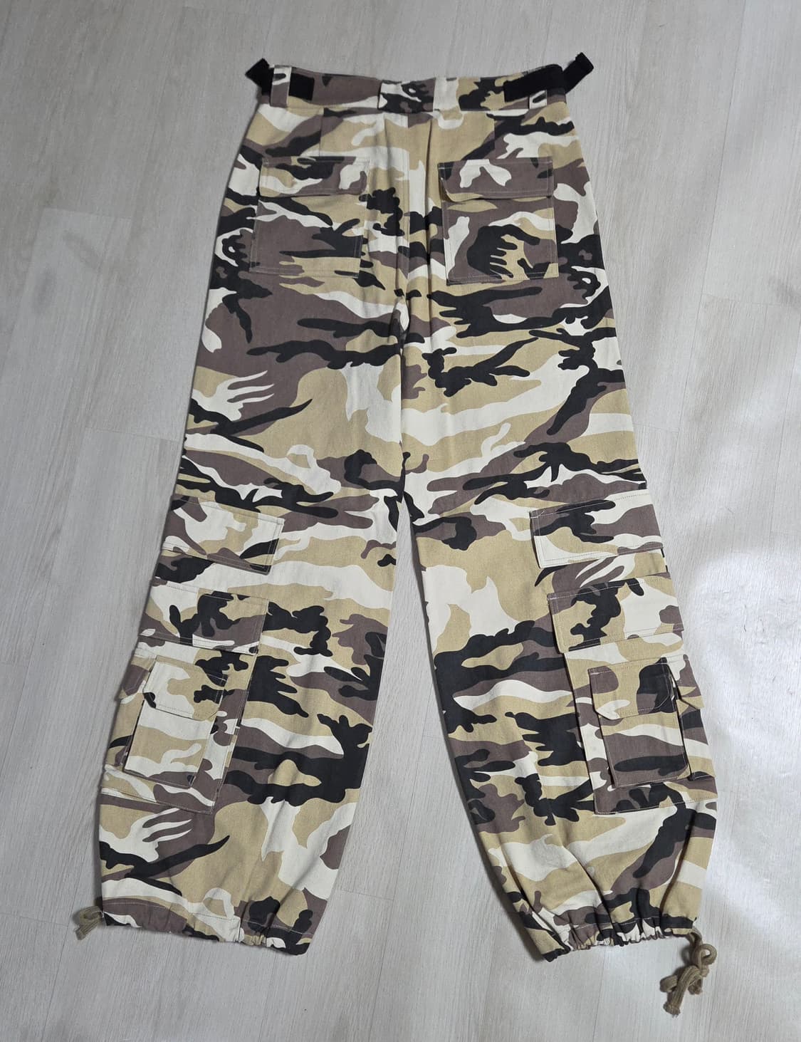 (착샷) 선데이오프클럽 카모플라주 카고 바지  상품이미지5