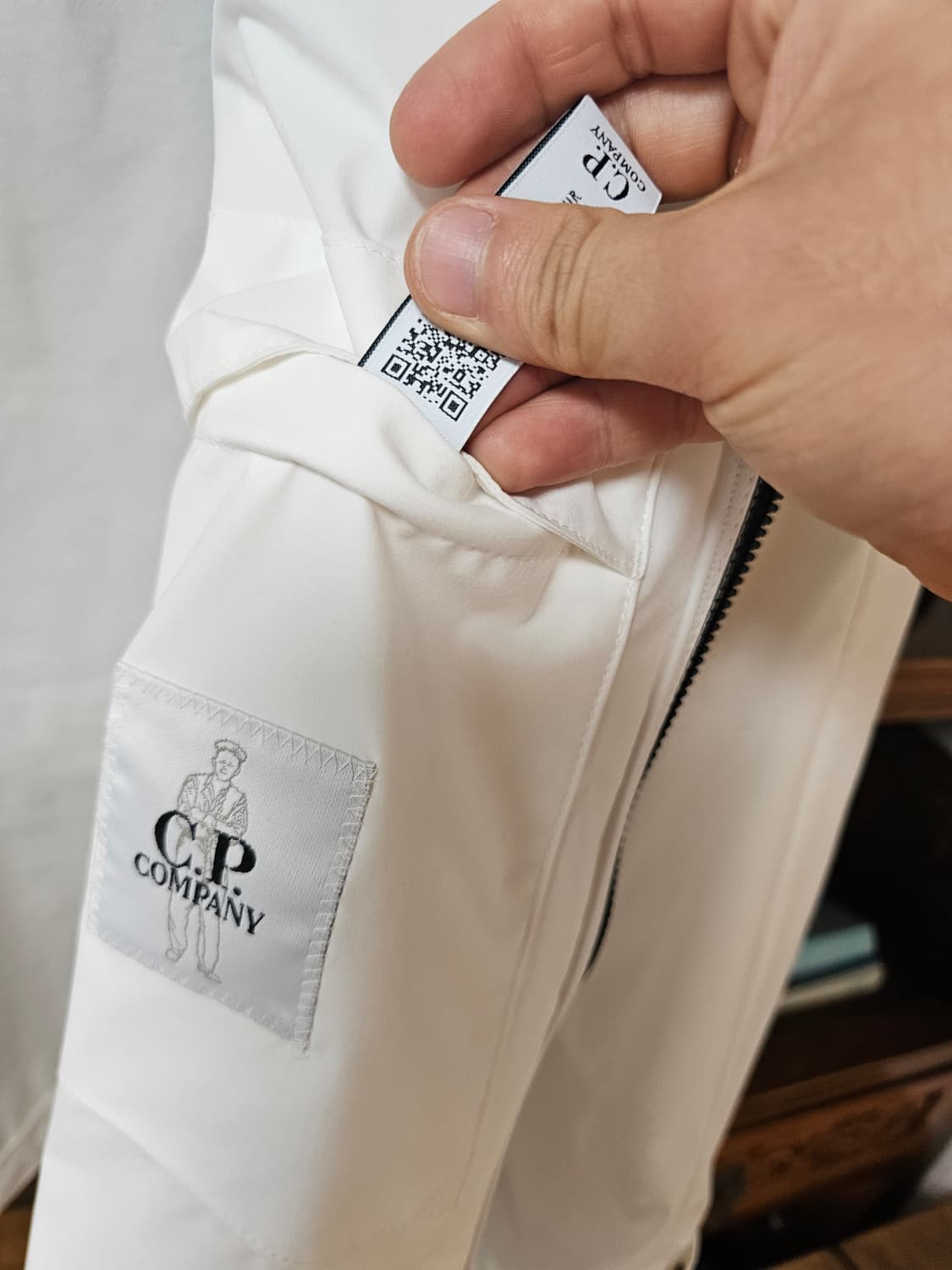 씨피 cp컴퍼니 프로텍 자켓 팔아요 54 110 105 xxl 바람막이 상품이미지9