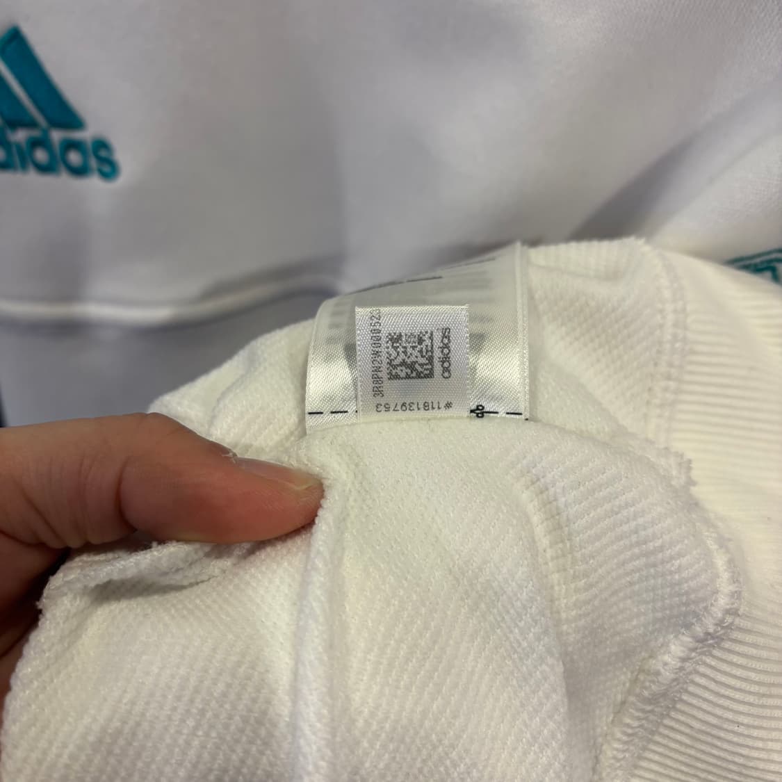 아디다스 레알마드리드 화이트 맨투맨 상품이미지7