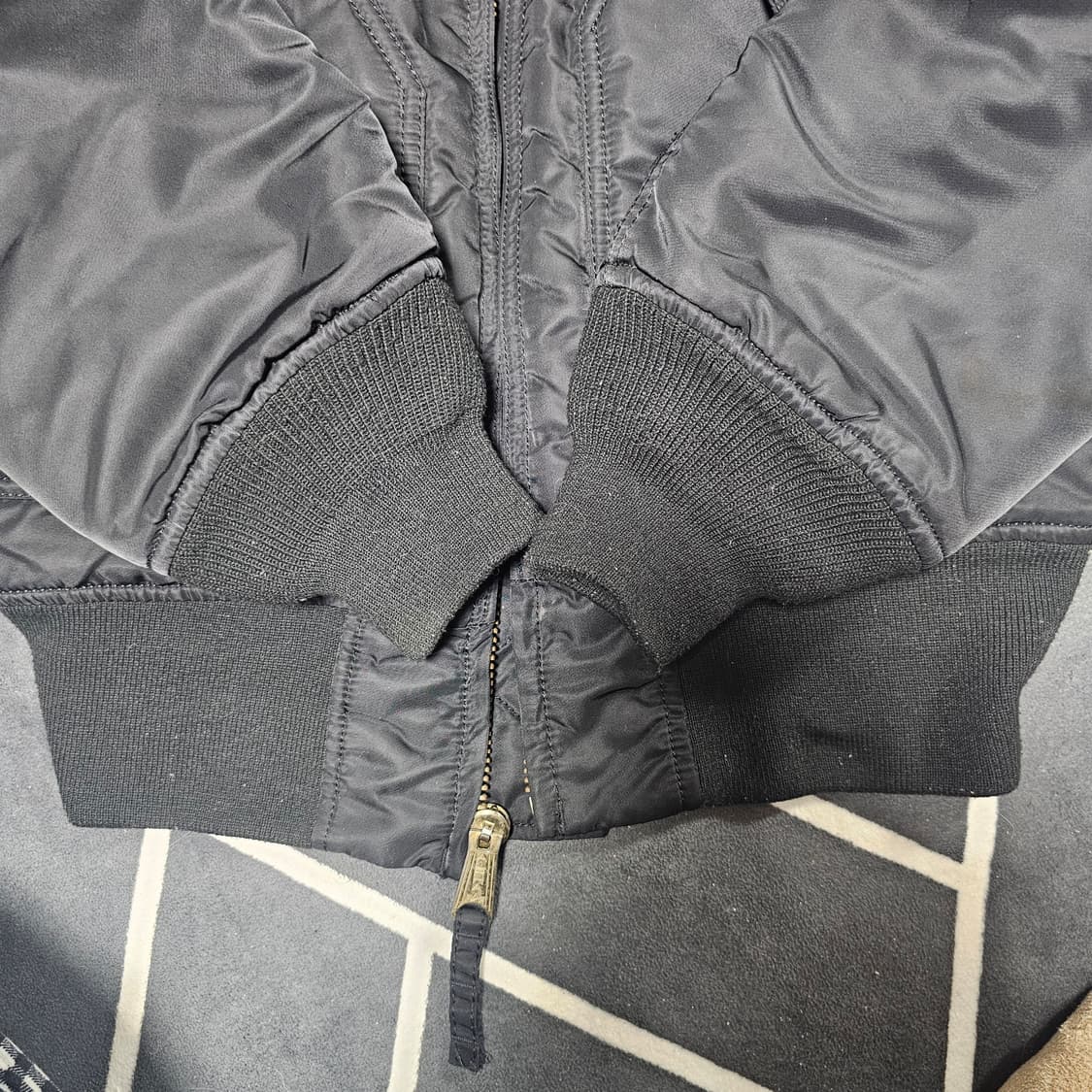 알파인더스트리 CWU-45P 항공점퍼 블랙 상품이미지3